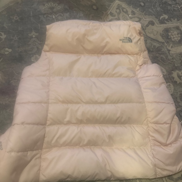 The North Face 550 fill light pink womens puffer vest size small - Picture 6 of 8